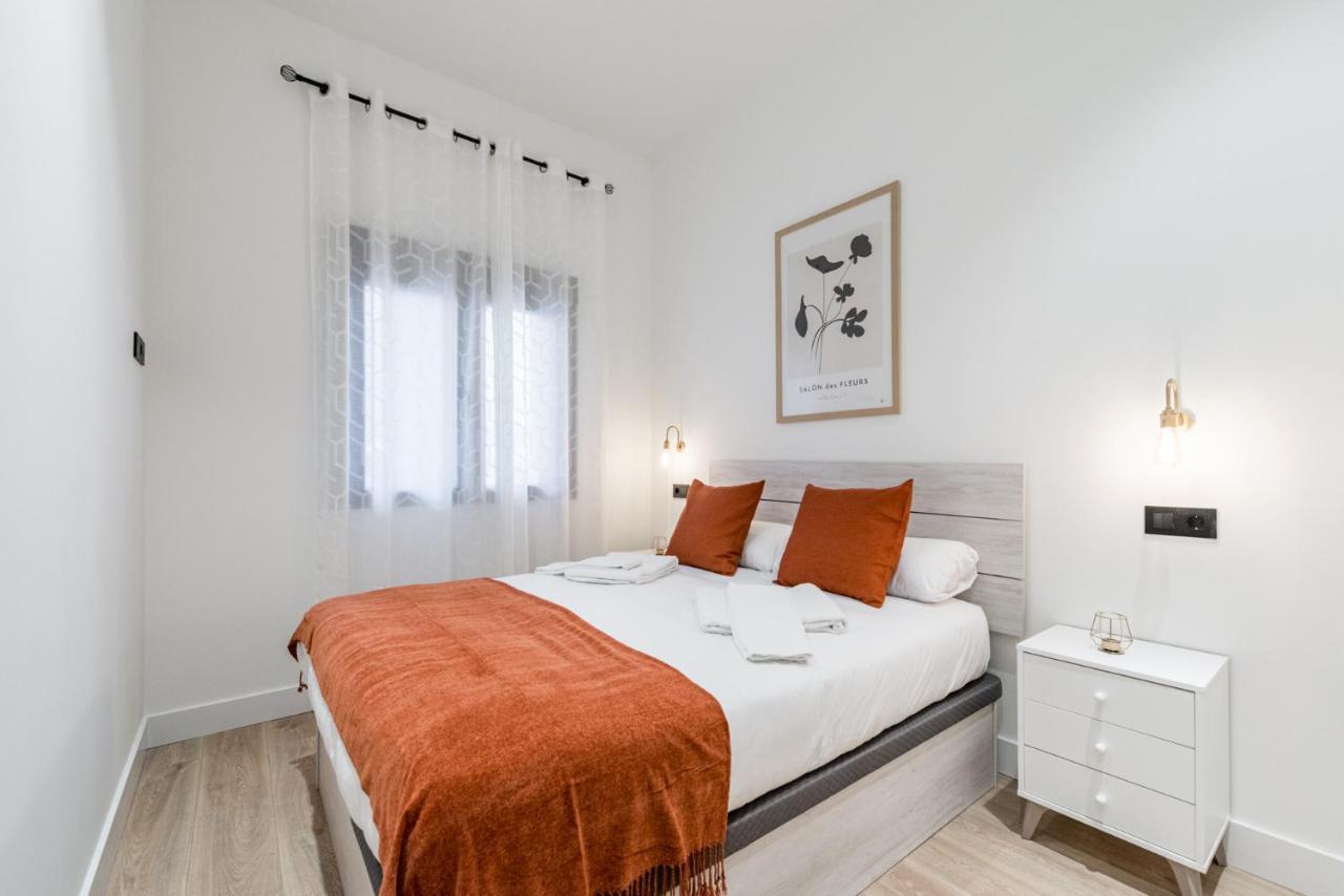 Apartament Jes B Close To Bernabeu Stadium Madrid Exterior photo
